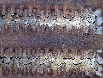 przegląd pieca De Dietrich - zanieczyszczony wymiennik kotła żeliwnego